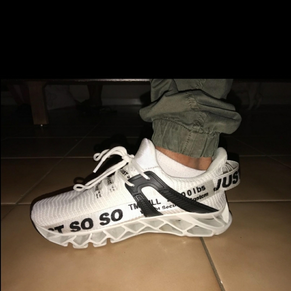 LIGHTWEIGHT GYM/TENNIS MENS SHOES - Picture 2 of 10